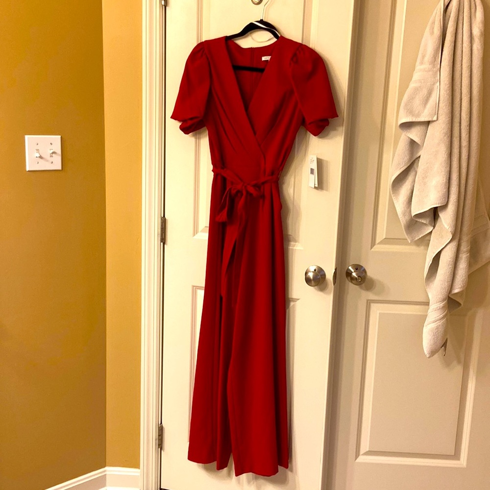 Gorgeous red romper, wide legs, size 4, belt, fall, short sleeves, cross front